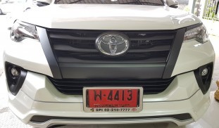 Wrap กระจังหน้าดำด้าน Toyota Fortuner (Matte Black) [1]