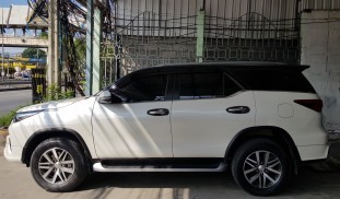 Wrap ครึ่งคันดำด้าน Toyota Fortuner (Matte Black) [3]