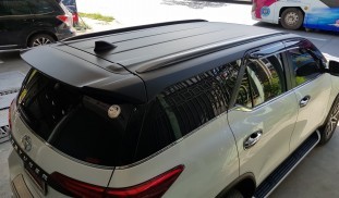 Wrap ครึ่งคันดำด้าน Toyota Fortuner (Matte Black) [2]