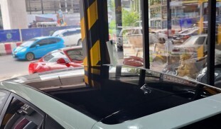 หุ้มฟิล์มหลังคาแก้ว Mazda 3 