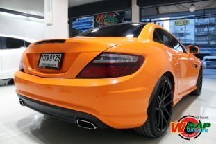 Wrap เปลี่ยนสีรถ Mercedes Benz SLK200 (Glossy Orange) [3]