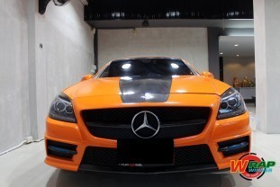 Wrap เปลี่ยนสีรถ Mercedes Benz SLK200 (Glossy Orange) [4]