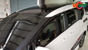 หุ้มฟิล์มหลังคาแก้ว Toyota Sienta (4)