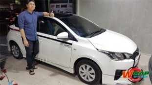 หุ้มฟิล์มหลังคาแก้ว Toyota Yaris (1)