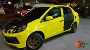 Wrap เปลี่ยนสีรถ Honda Brio (Glossy Lemon Yellow)