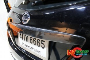 หุ้มฟิล์มเคฟล่า 6D คิ้วฝากระโปรงหลัง (Nissan Pulsar) 