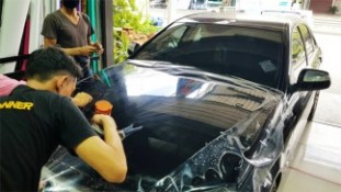 หุ้มฟิล์มใสกันรอยกันหินฝากระโปรงหน้า Mercedes Benz (4)