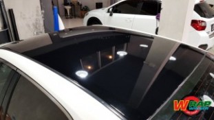 หุ้มฟิล์มหลังคาแก้ว Toyota Camry (2)