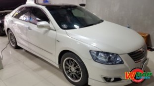หุ้มฟิล์มหลังคาแก้ว Toyota Camry (1)