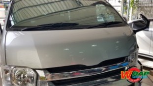 หุ้มฟิล์มใสกันรอยกันหินฝากระโปรงหน้า Toyota Hiace (2)