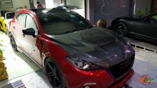 หุ้มฟิล์มหลังคาแก้ว Mazda 3 (1)