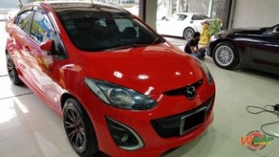 หุ้มฟิล์มหลังคาแก้ว Mazda2
