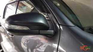 Wrap เปลี่ยนสีกระจกมองข้างดำด้าน Toyota Revo
