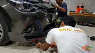หุ้มฟิล์มใสกันรอยกันหิน Mazda 2 (3)