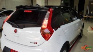 Wrap เปลี่ยนสีรถ MG3 สีขาว (Glossy Black ครึ่งคัน) [2]