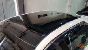 หุ้มฟิล์มหลังคาแก้ว Toyota Camry (5)