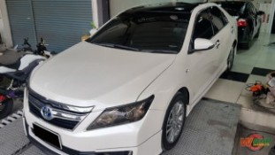 หุ้มฟิล์มหลังคาแก้ว Toyota Camry (4)