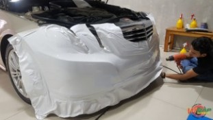 Wrap เปลี่ยนสีรถ Mercedes Benz E200 สีขาวเงา (3)
