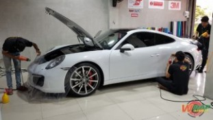 หุ้มฟิล์มใสกันรอยกันหิน Porsche Carrera 911 (5)