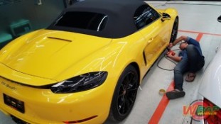 Wrap เปลี่ยนสีชุดแต่งรถ Porsche 718Boxster สีดำเงา (4)