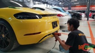 Wrap เปลี่ยนสีชุดแต่งรถ Porsche 718Boxster สีดำเงา (6)