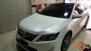 หุ้มฟิล์มหลังคาแก้ว Toyota Camry (5)