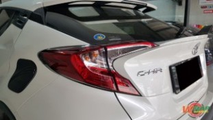 หุ้มฟิล์มไฟหลัง Toyota CHR สีสโมคอ่อน (1)