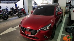 หุ้มฟิล์มหลังคาแก้ว Mazda2 (1)