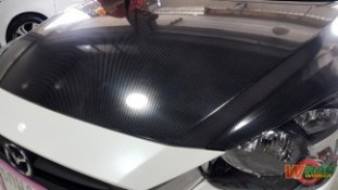 หุ้มเคฟล่า 6D ฝากระโปรงหน้า Mazda 2 (1)