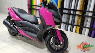 Wrap เปลี่ยนสีรถ Yamaha XMax (Glossy Pink)