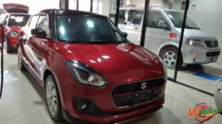 Wrap เปลี่ยนสีรถ Suzuki Swift (Glossy Black ครึ่งคัน) (4)