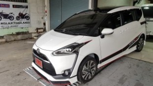 หุ้มฟิล์มหลังคาแก้ว Toyota Sienta [2]