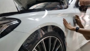 หุ้มฟิล์มใสกันรอยกันหิน Mercedes Benz C250 [6]